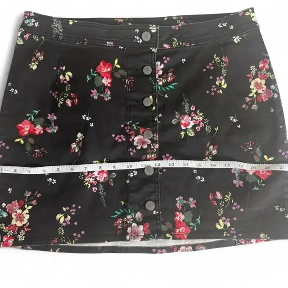 Material girl y2k black floral denim skirt - Picture 3 of 8